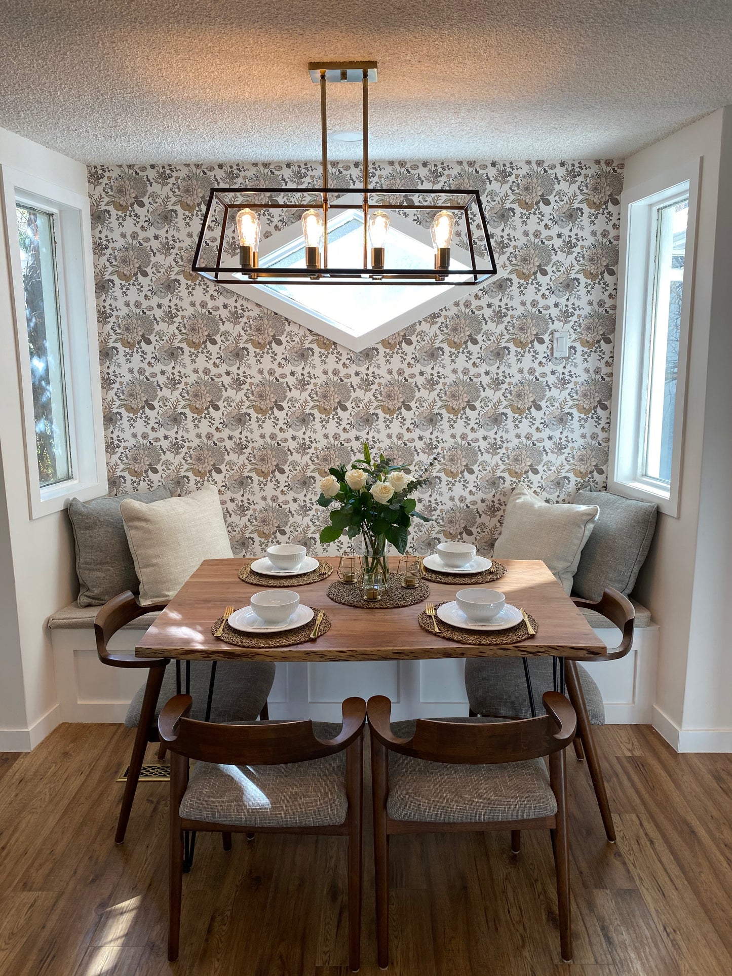 Vintage Boho Bouquet Custom Wallpaper