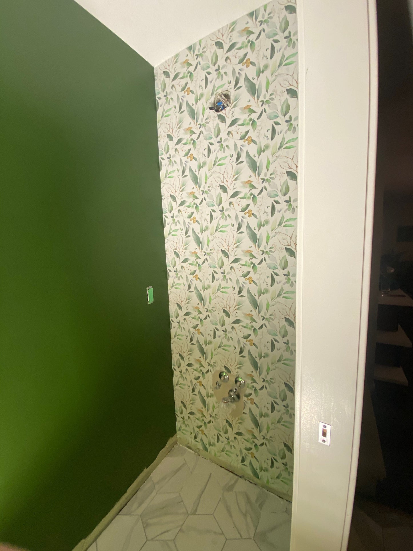 Emerald green greenery/foliage on white background easy to install and remove peel and stick custom wallpaper available in different lengths/sizes locally created and printed in Canada. Removable, washable, durable, commercial grade, customizable and water proof.